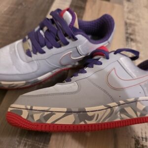 Nike Red Sole Sneakers. Youth Size 4.6 Womens 6.5